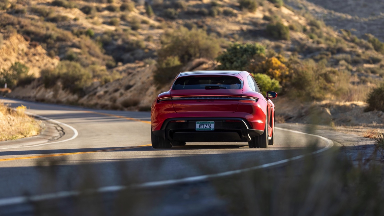 Porsche_Taycan_GTS_Sport_Turismo-3