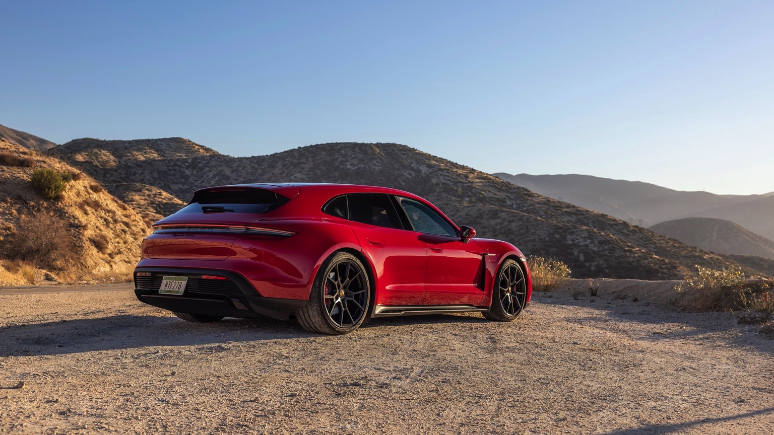 Porsche_Taycan_GTS_Sport_Turismo-4