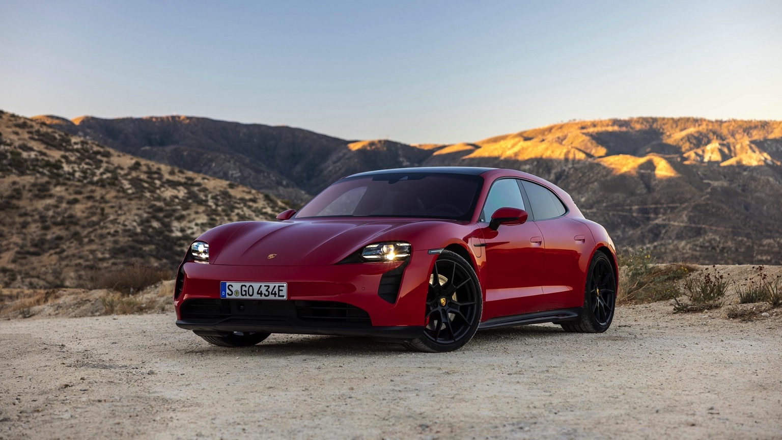 Porsche_Taycan_GTS_Sport_Turismo-6