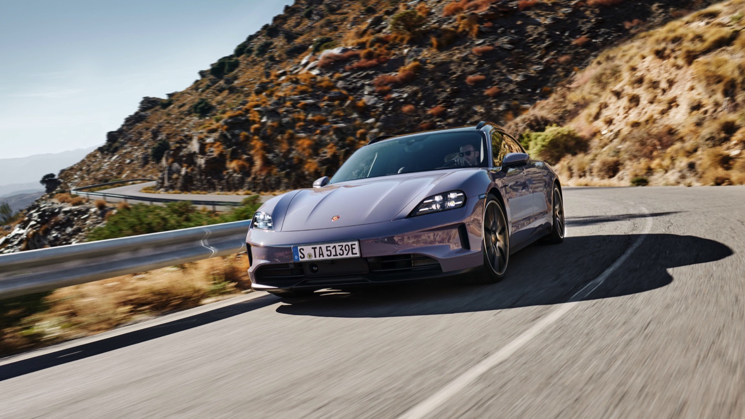 Porsche_Taycan_Sport_Turismo_2024-3