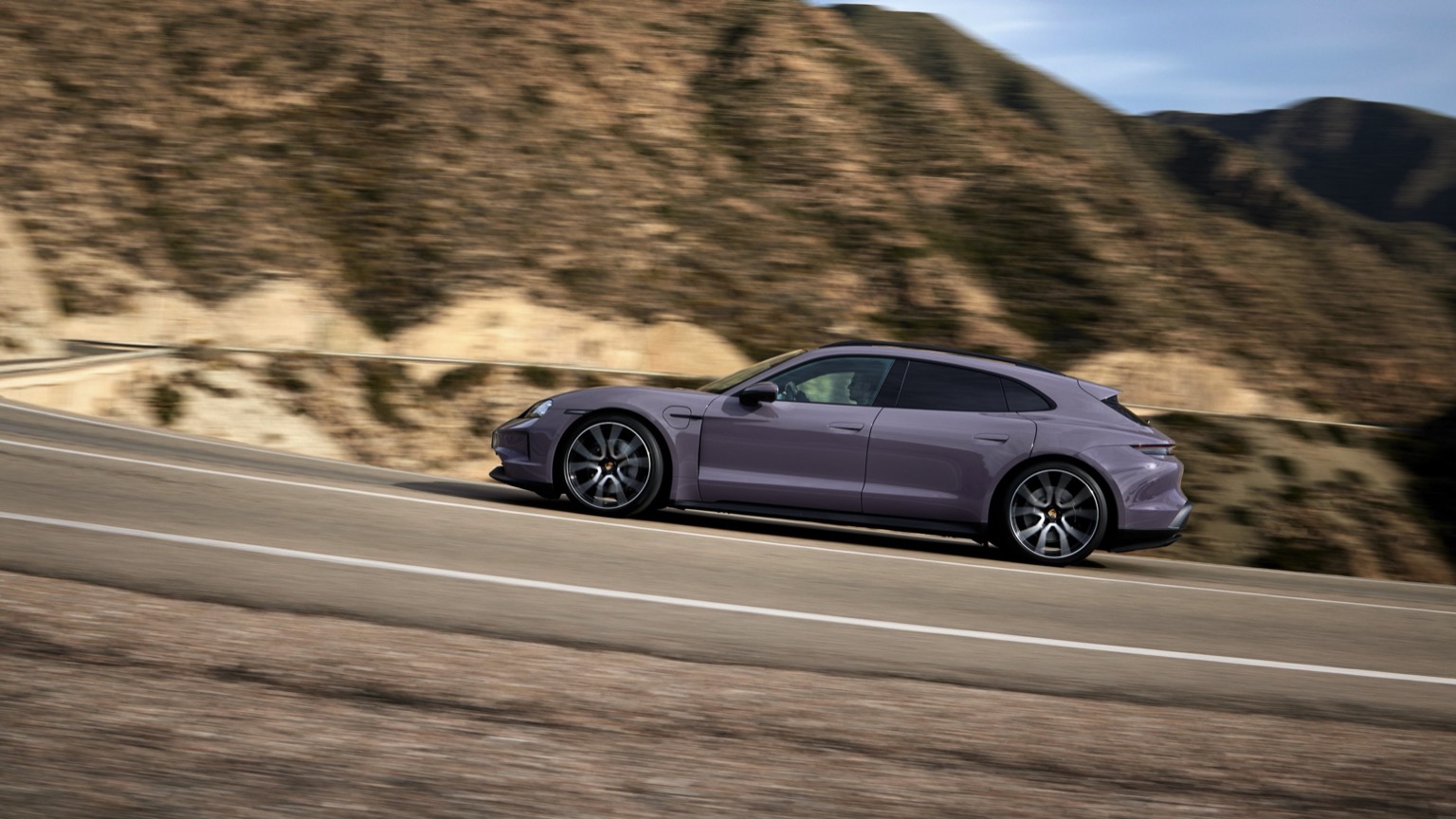 Porsche_Taycan_Sport_Turismo_2024-5
