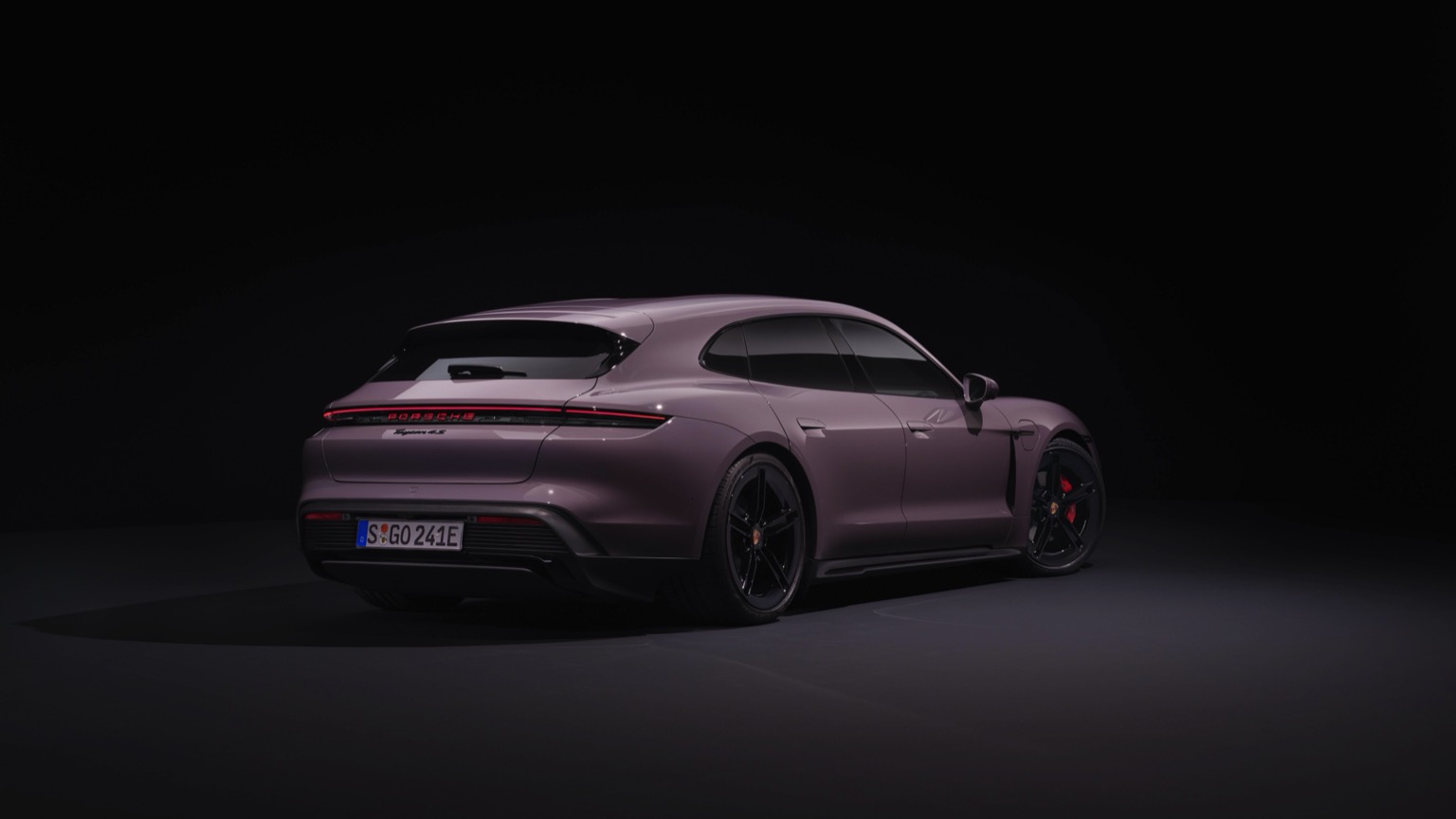 Porsche_Taycan_Sport_Turismo_2024-9