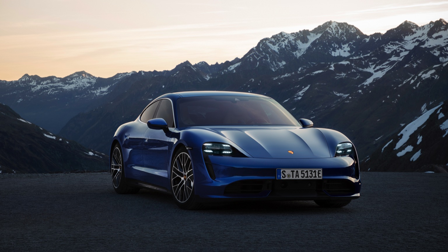 Porsche_Taycan_Turbo-2