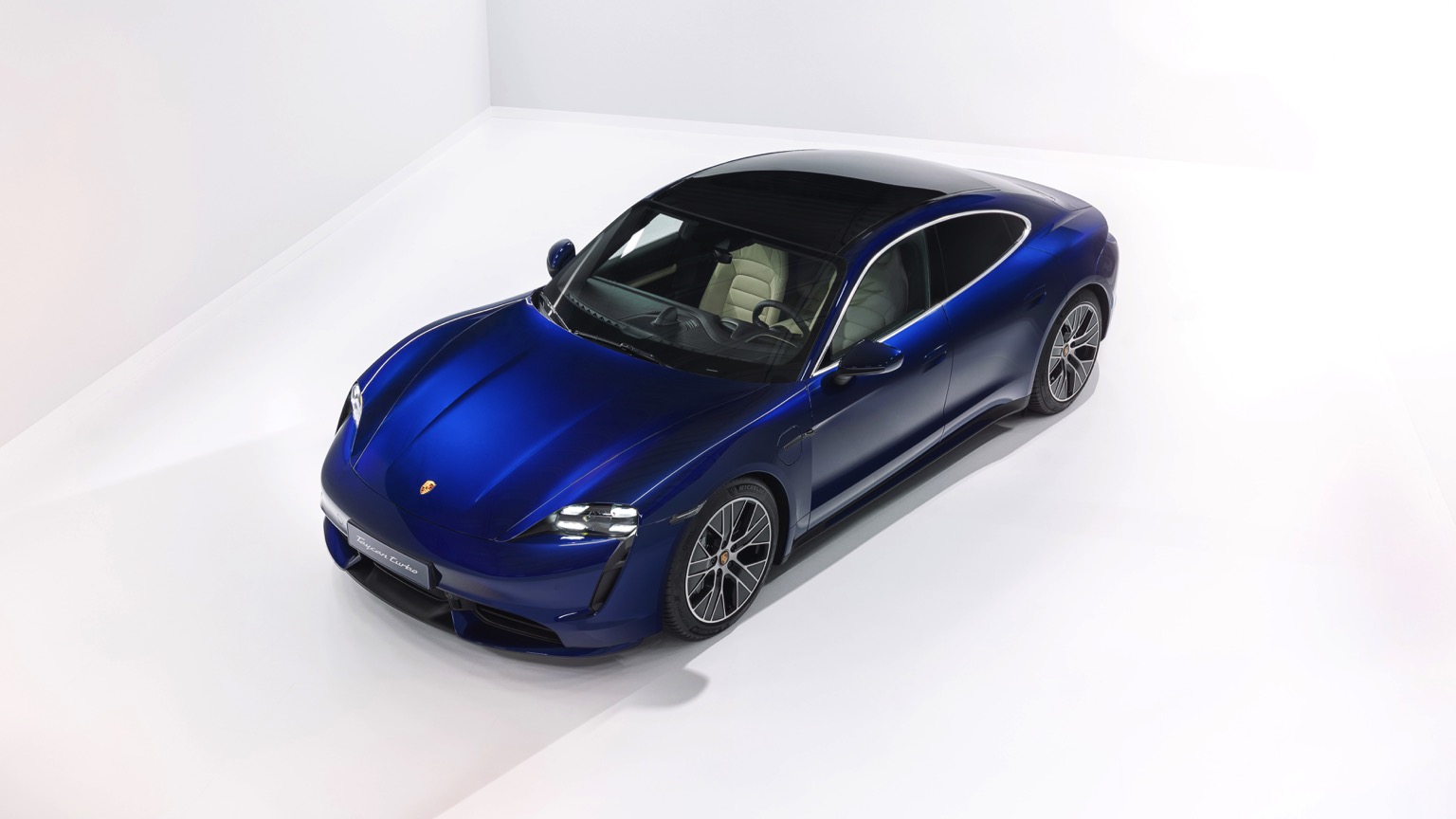 Porsche_Taycan_Turbo-6