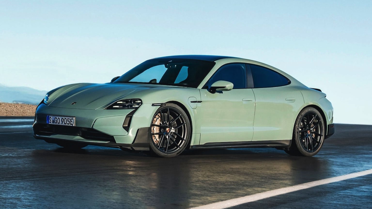 Porsche_Taycan_Turbo_GT_2024-1