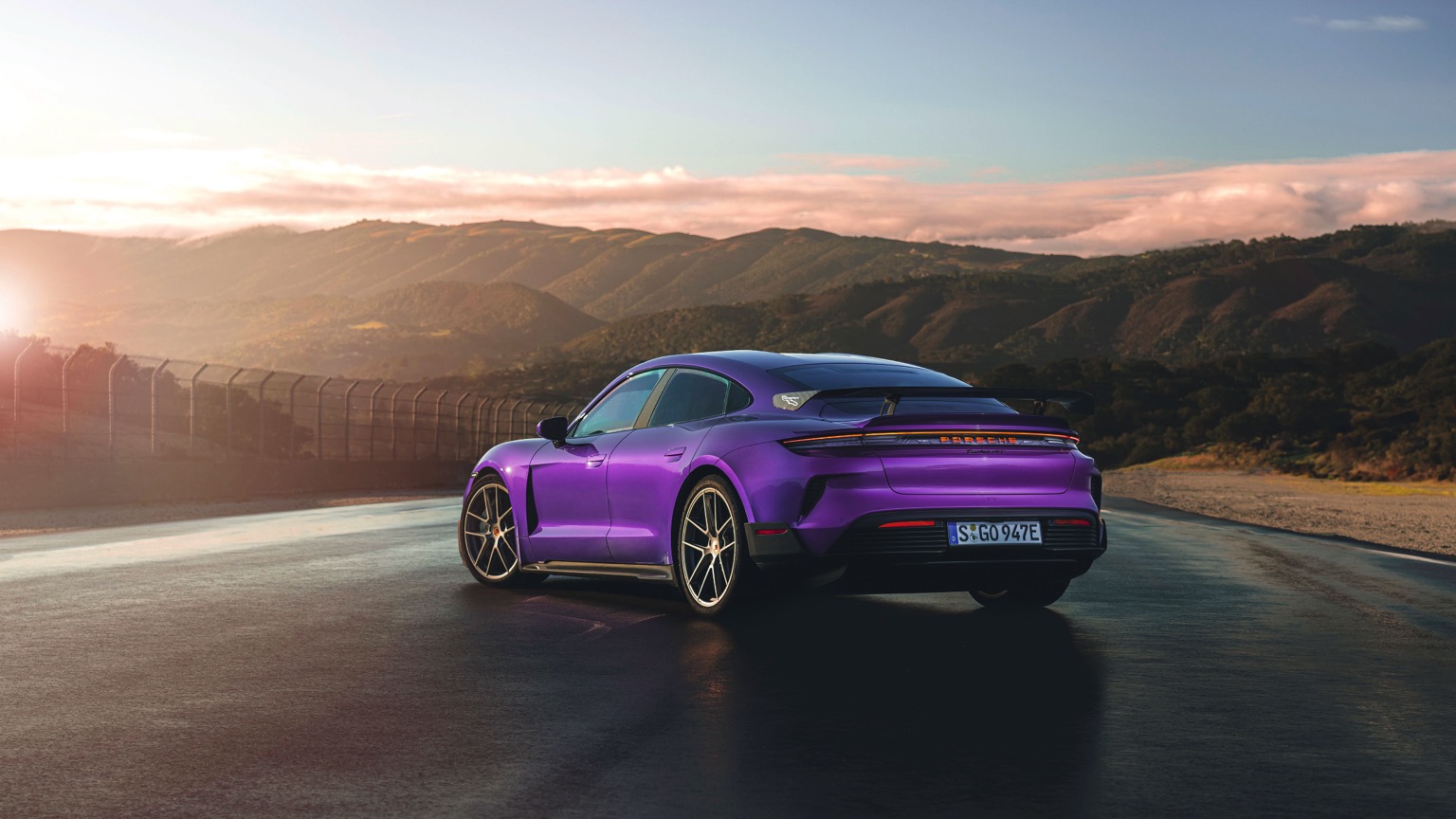 Porsche_Taycan_Turbo_GT_Weissach_2024-5