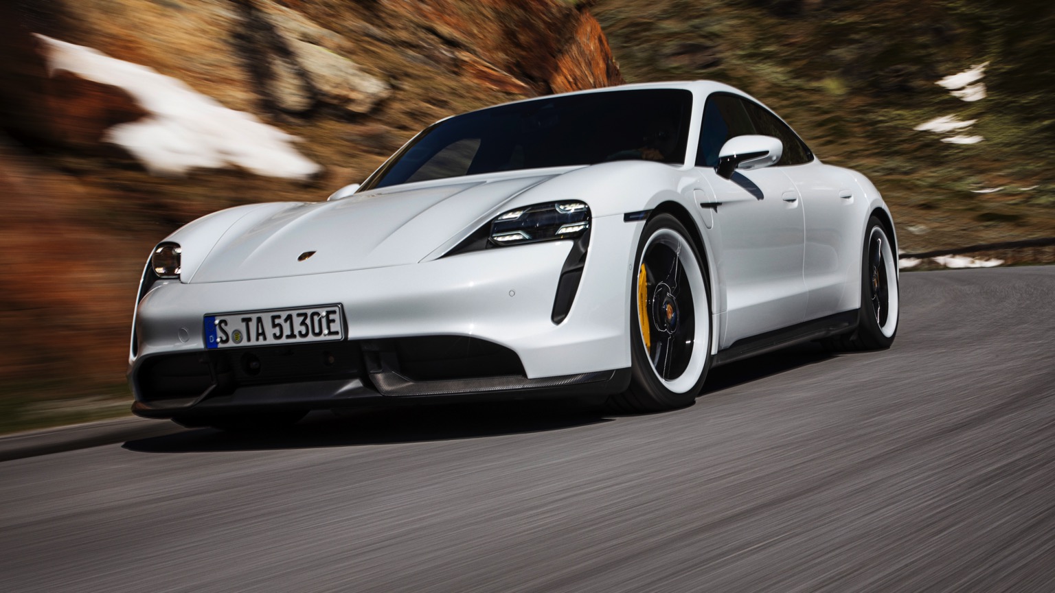 Porsche_Taycan_Turbo_S-1