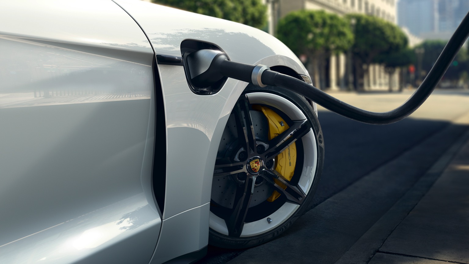 Porsche_Taycan_Turbo_S-9