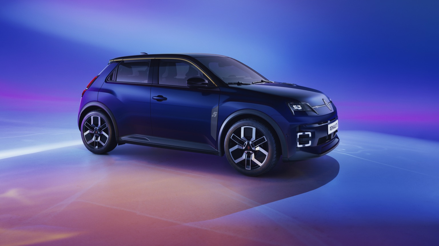 Renault_5_ETech-16