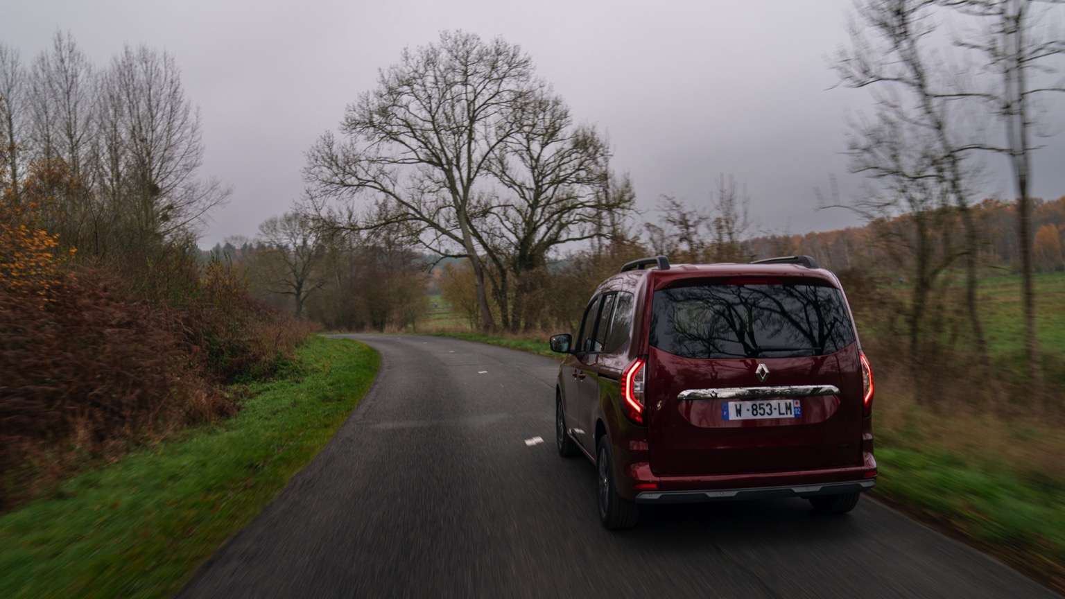Renault_Kangoo_E-Tech_Electric-10