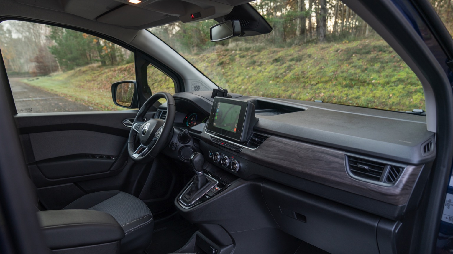 Renault_Kangoo_E-Tech_Electric-17