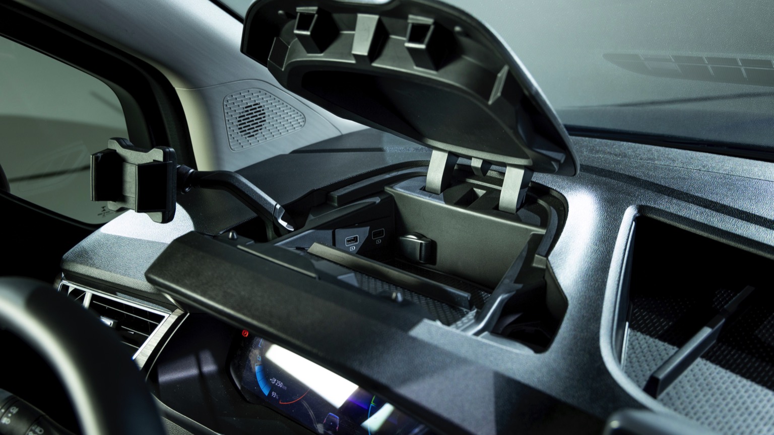 Renault_Kangoo_E-Tech_Electric-25