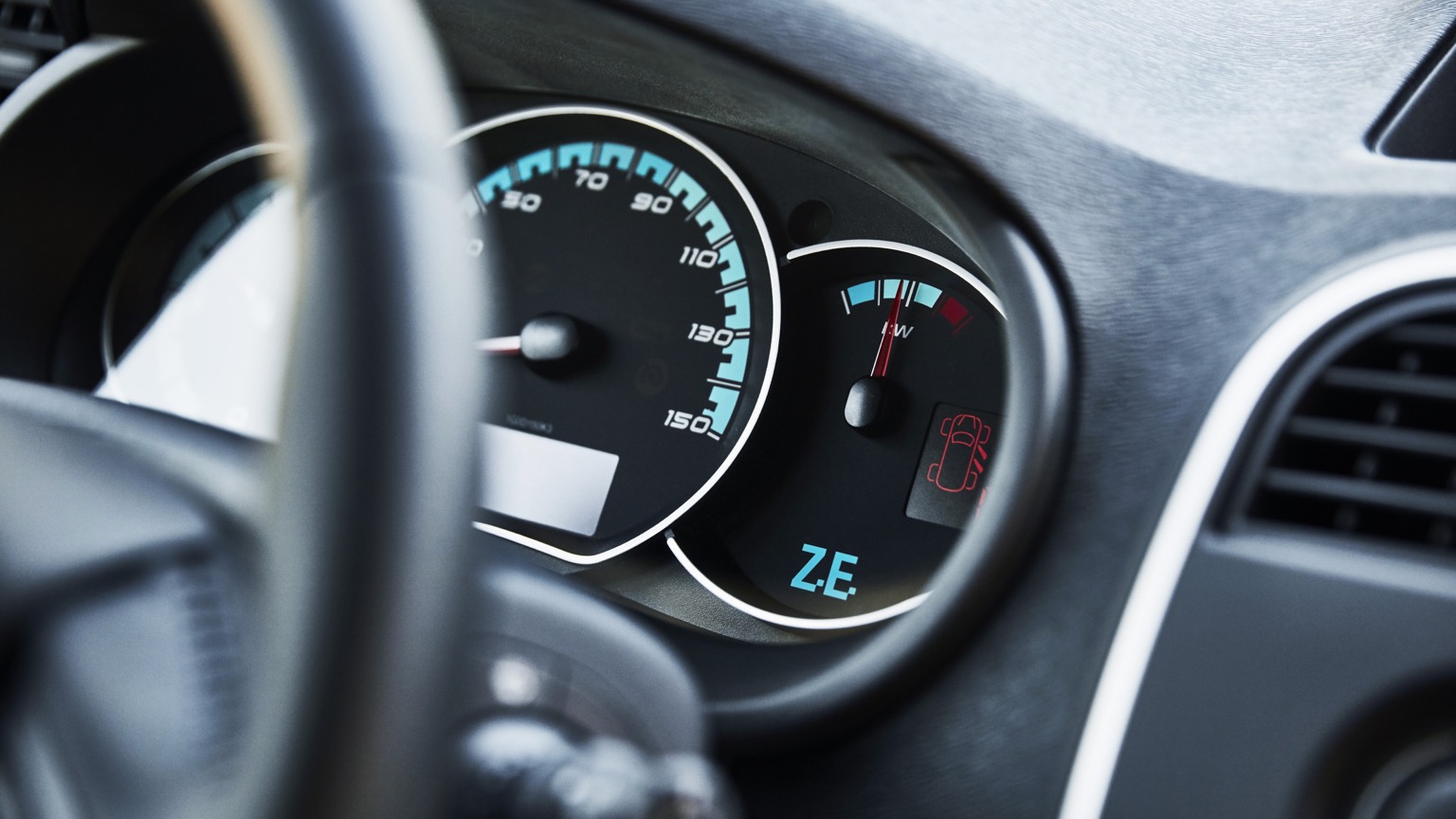 Renault_Kangoo_Maxi_ZE33-15
