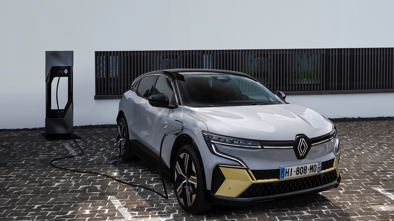 Renault_Megane_ETech-7