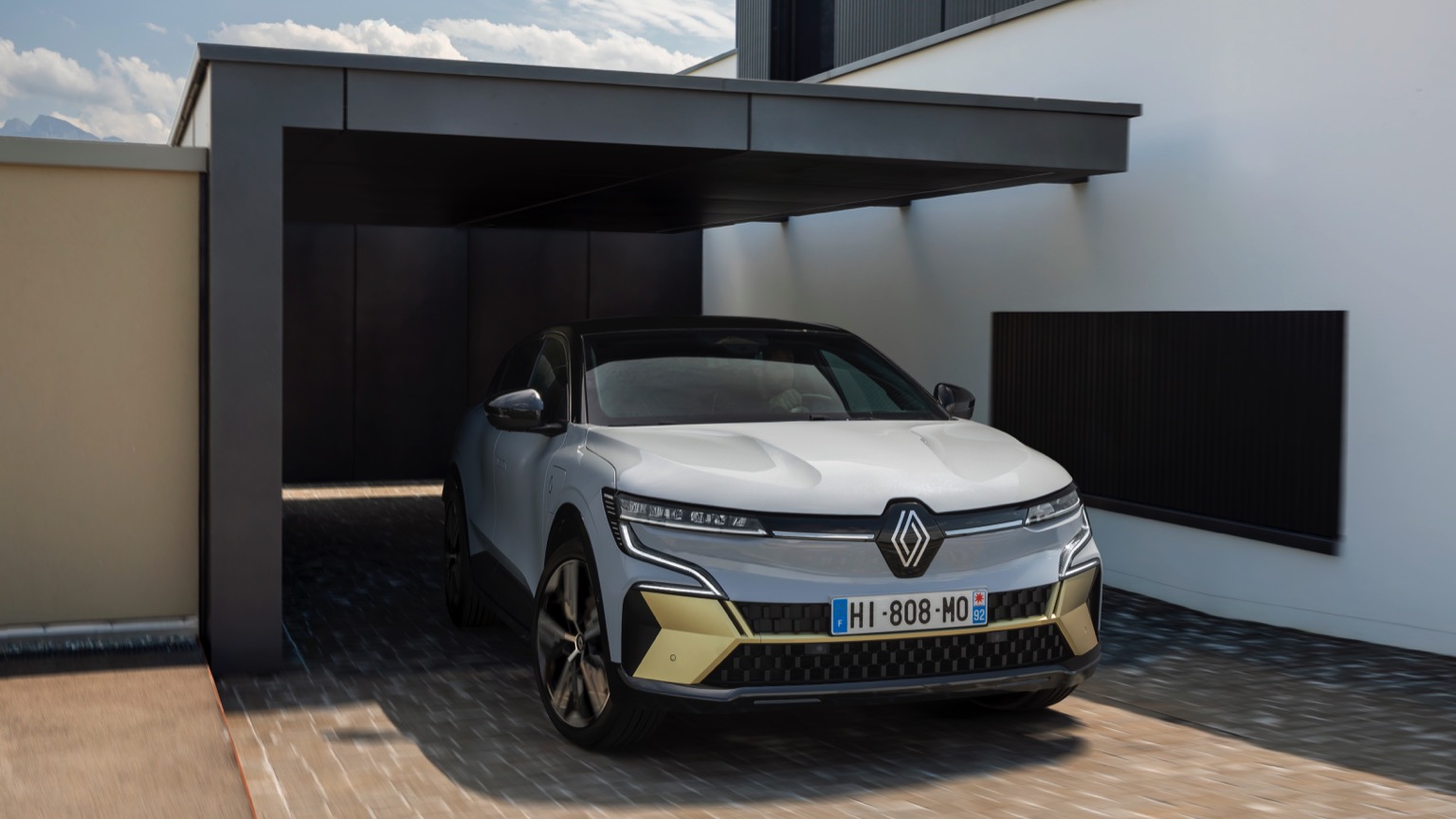 Renault_Megane_ETech-8