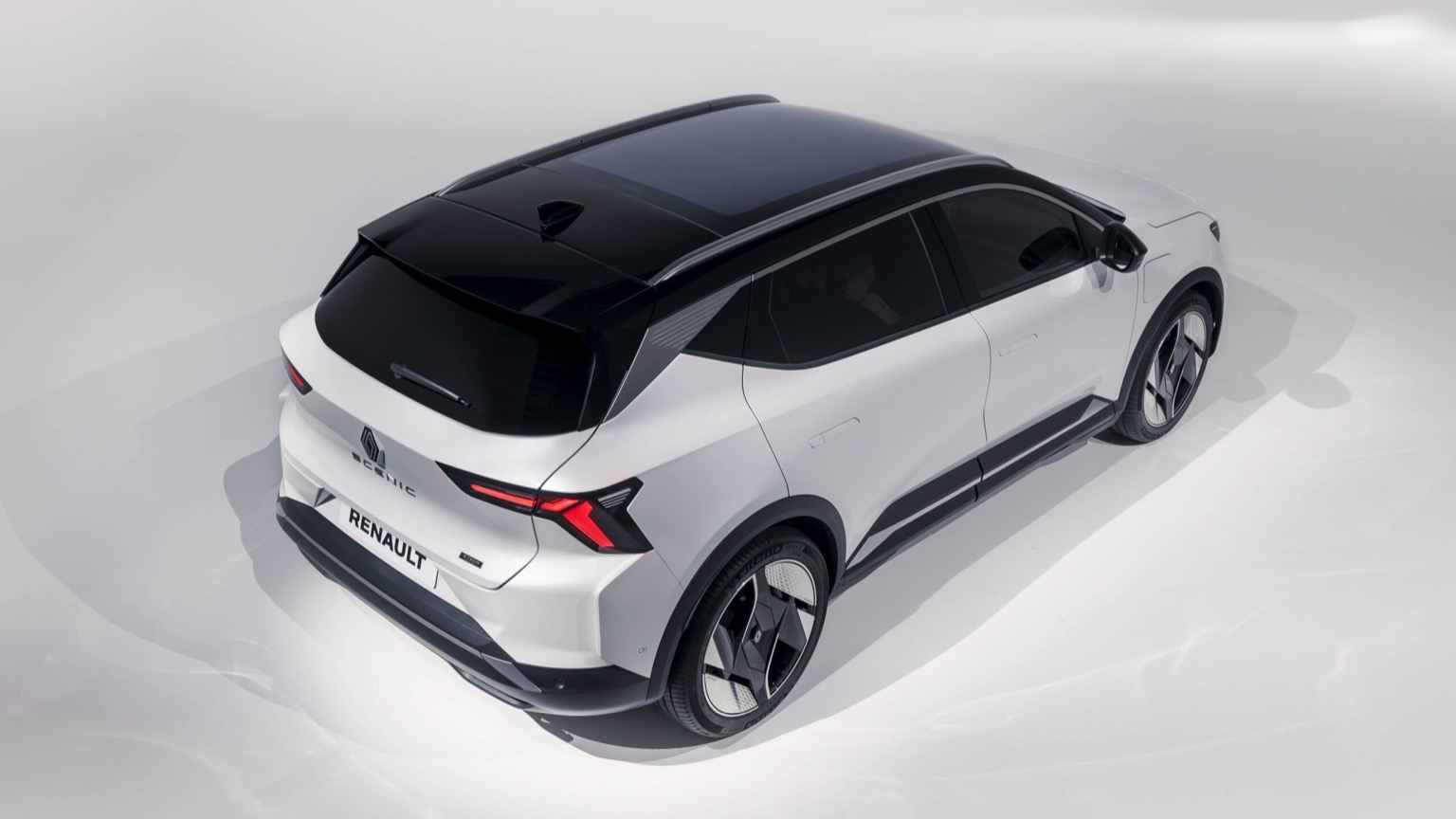 Renault_Scenic_ETech-13