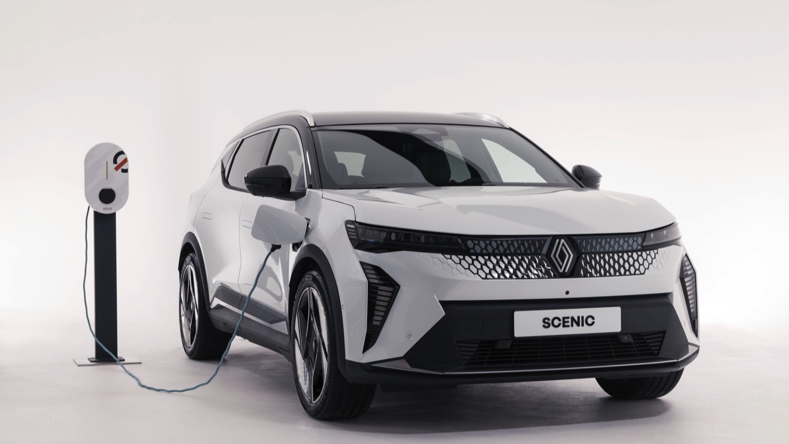 Renault_Scenic_ETech-14