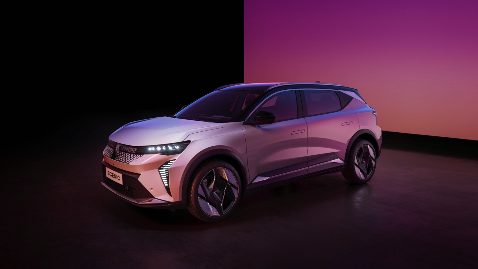 Renault_Scenic_ETech-19