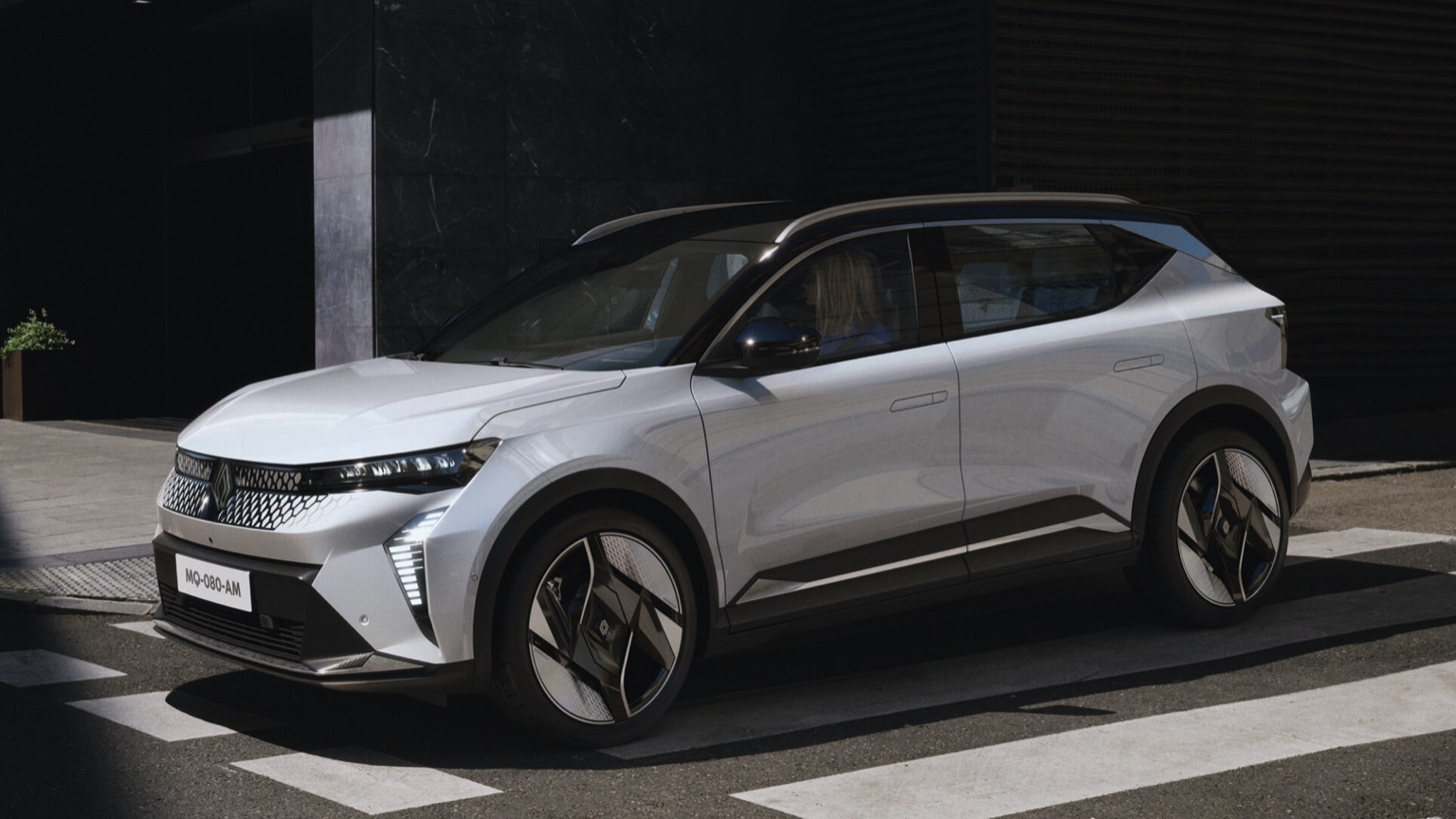 Renault_Scenic_ETech-2