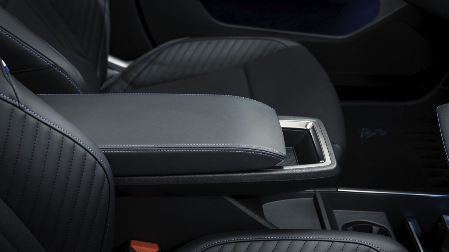 Renault_Scenic_ETech-25