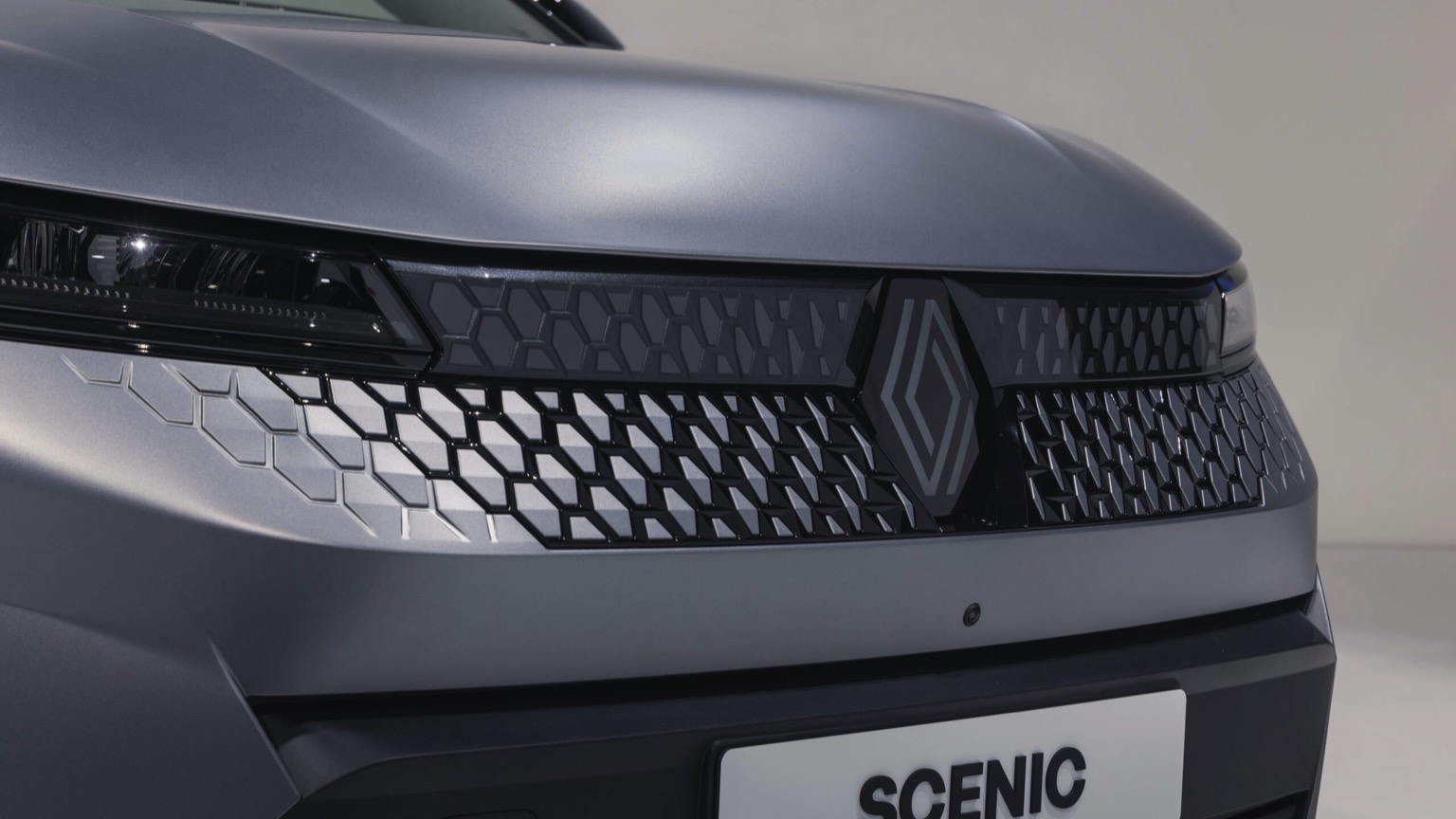 Renault_Scenic_ETech-37