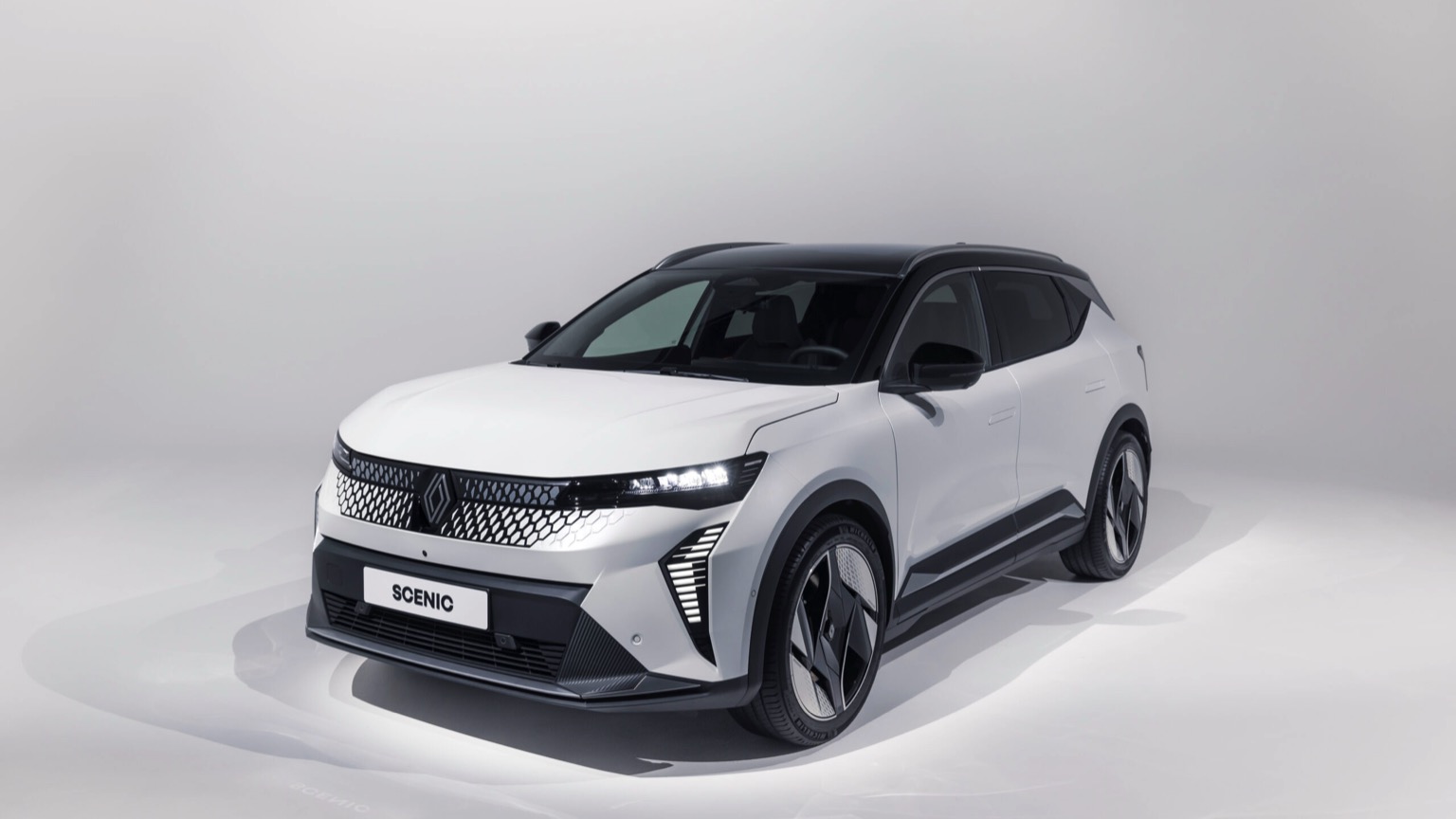 Renault_Scenic_ETech-6