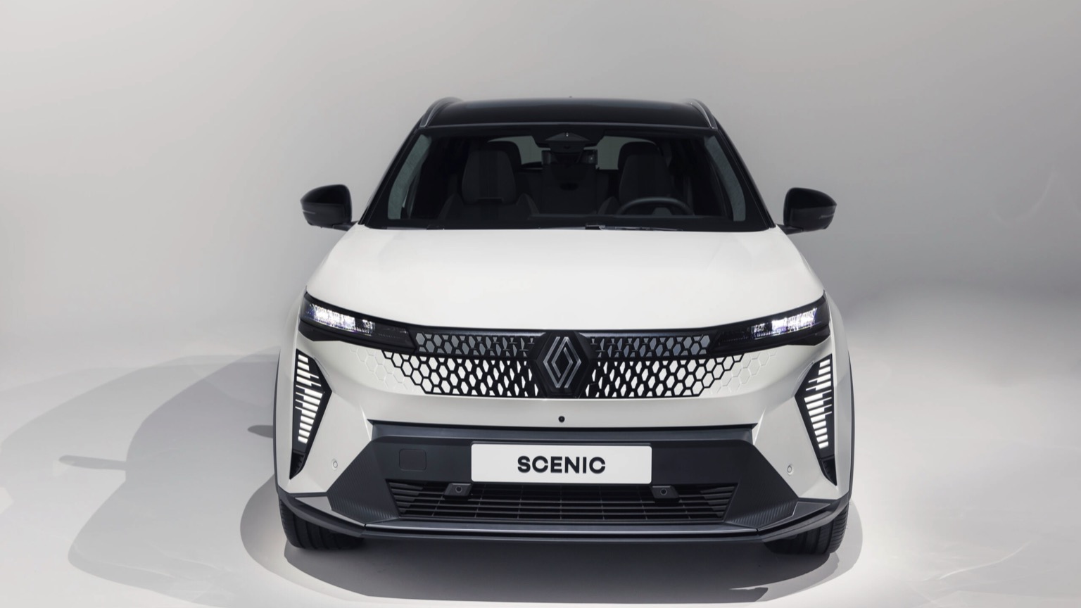 Renault_Scenic_ETech-7