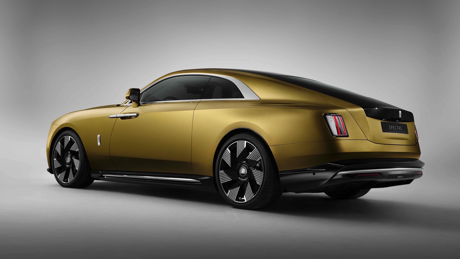 Rolls-Royce-Spectre-3