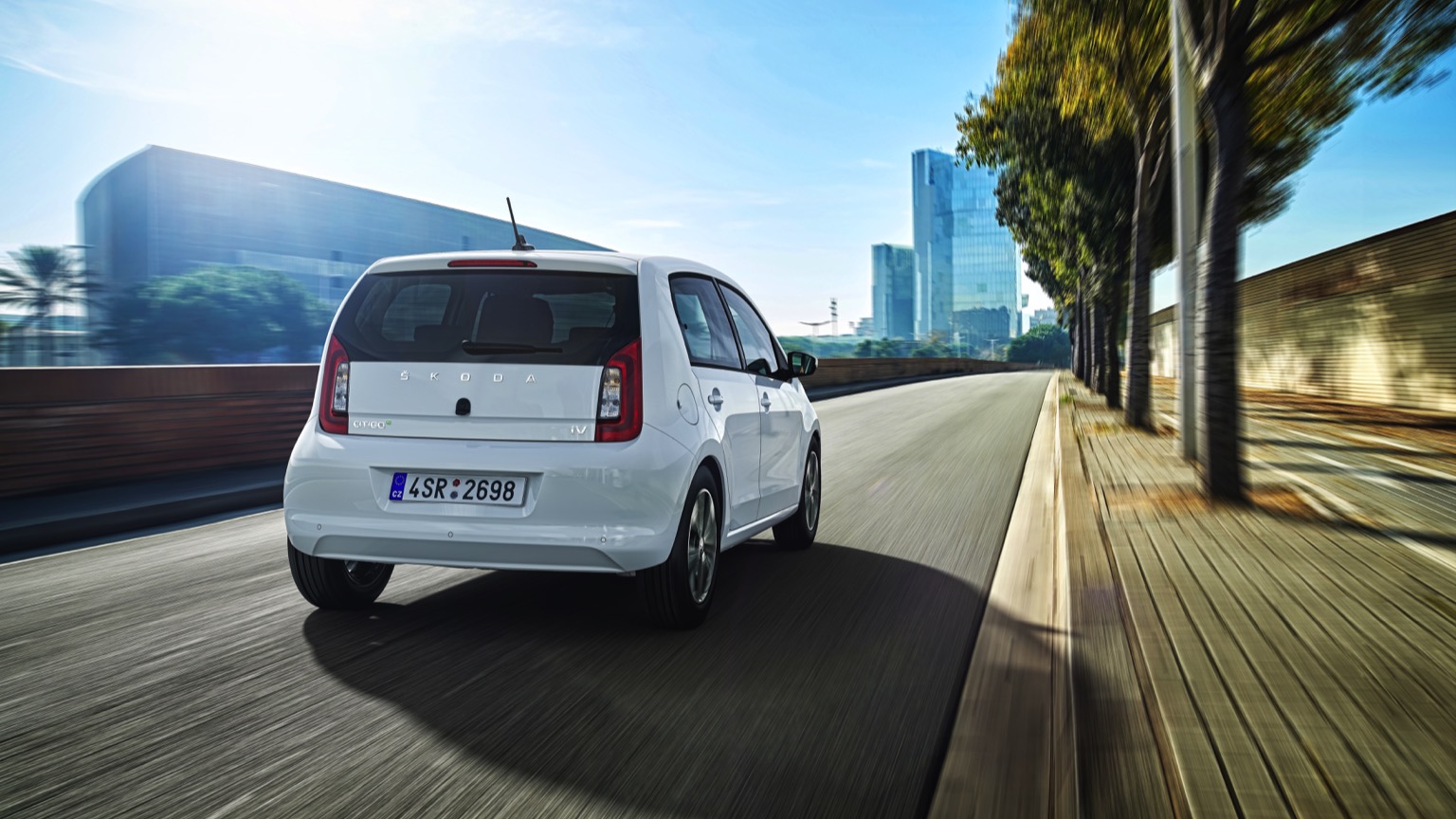 Skoda_CITIGOe_iV-3