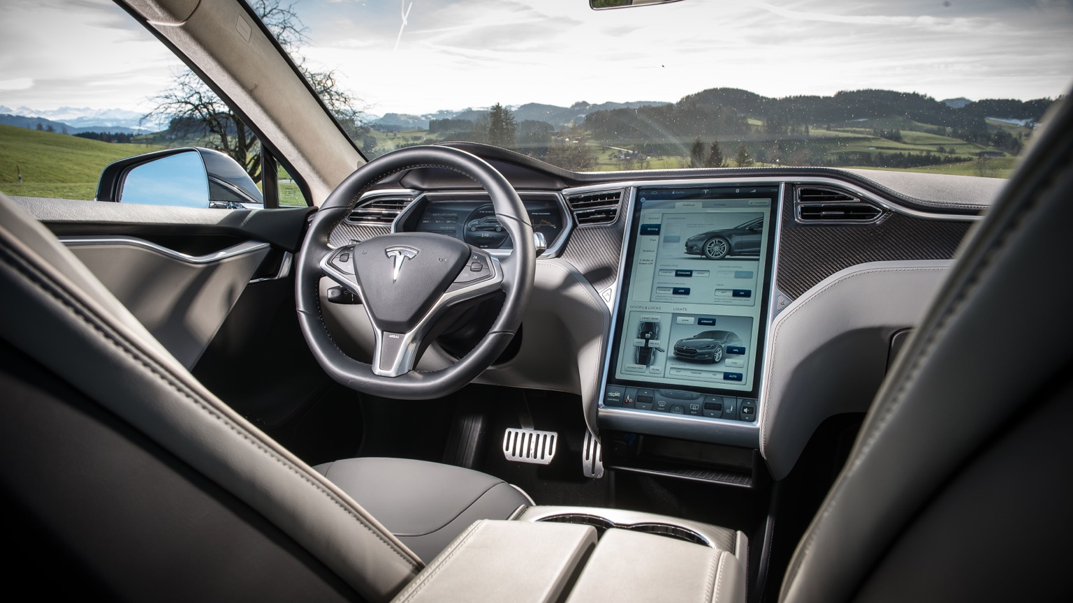 Tesla_Model_S_2016-18
