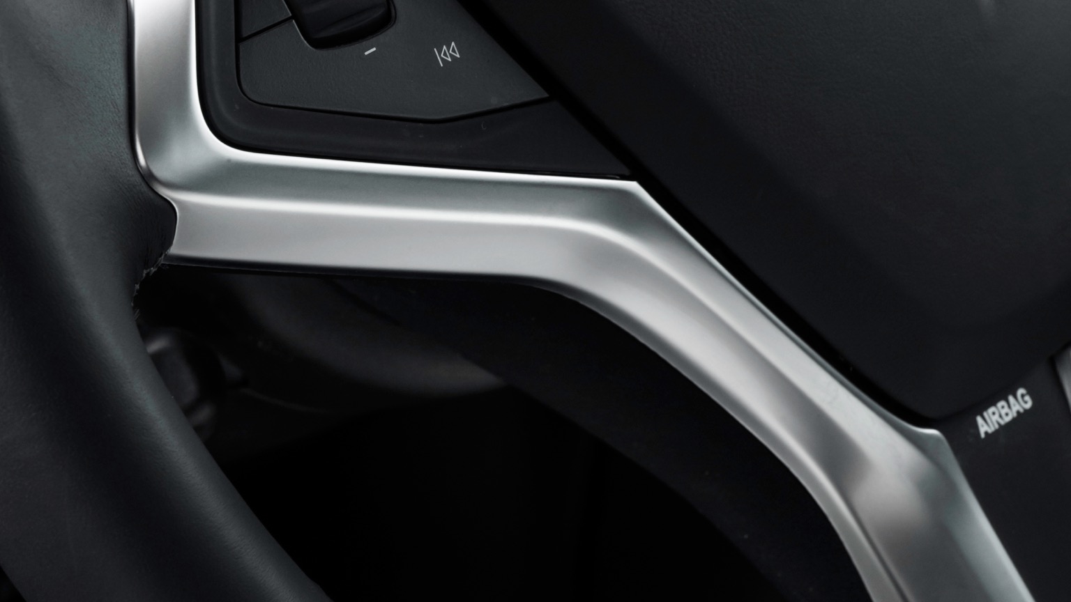 Tesla_Model_S_2016-25