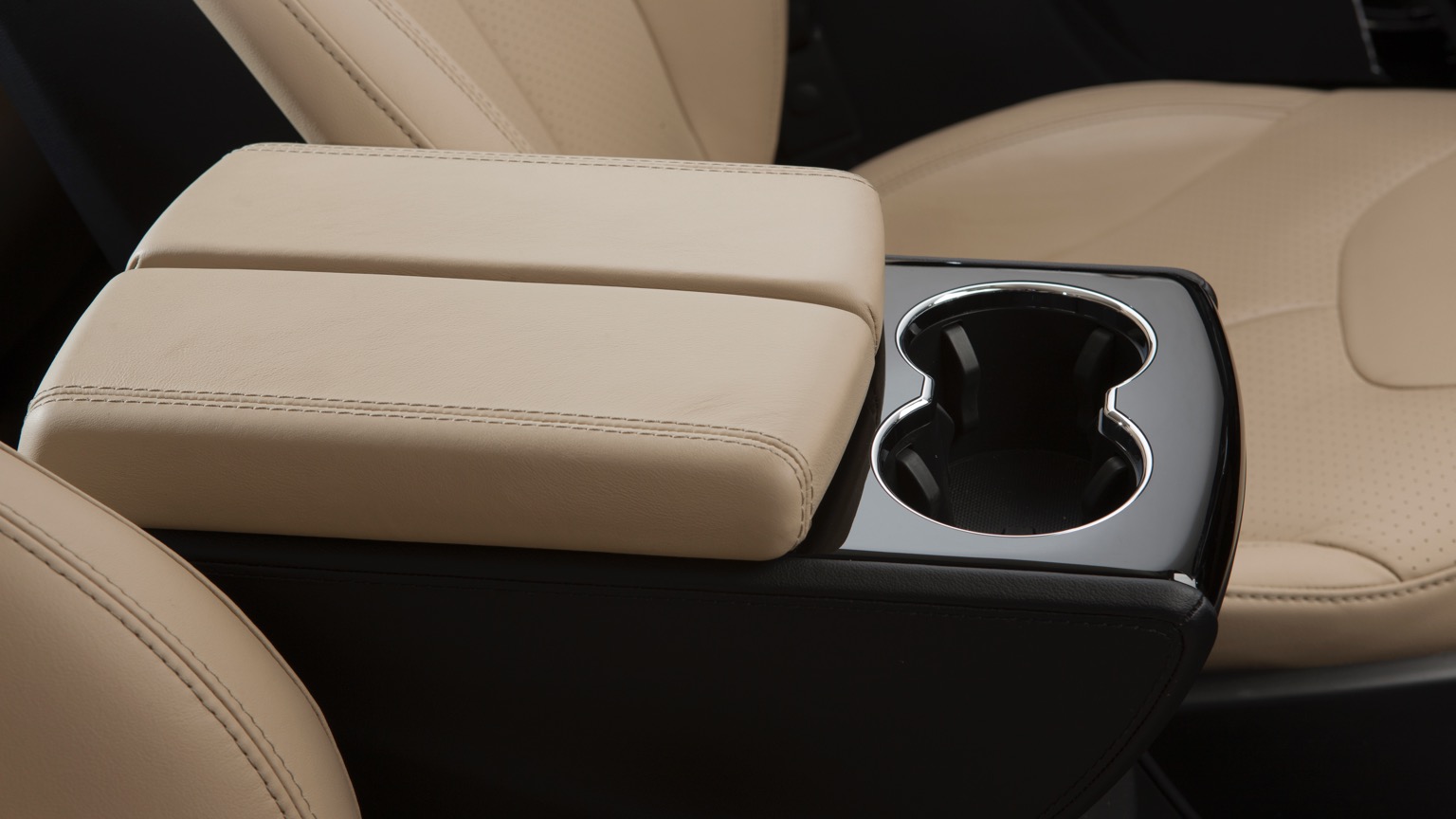 Tesla_Model_S_2016-28