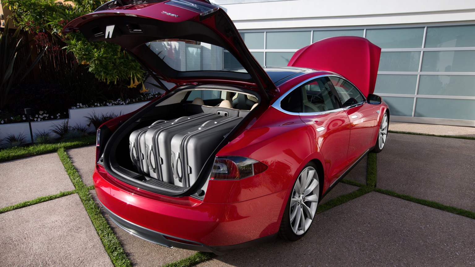 Tesla_Model_S_2016-30