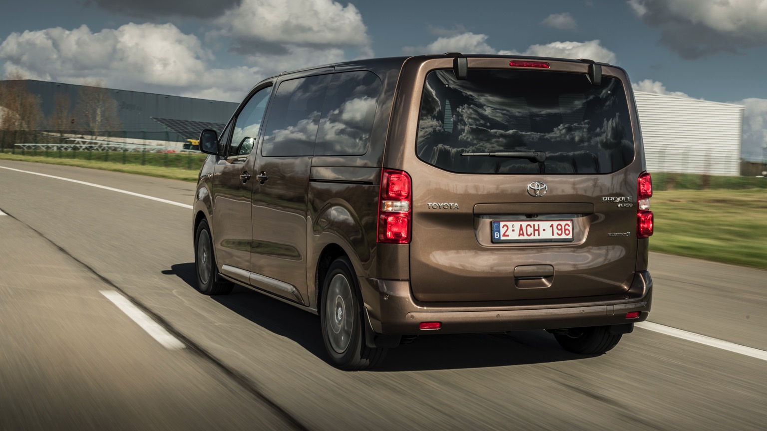Toyota_PROACE_Verso-11