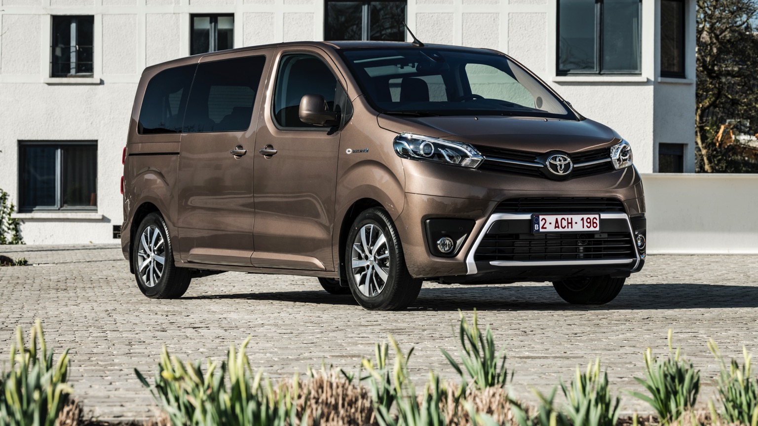 Toyota_PROACE_Verso-12