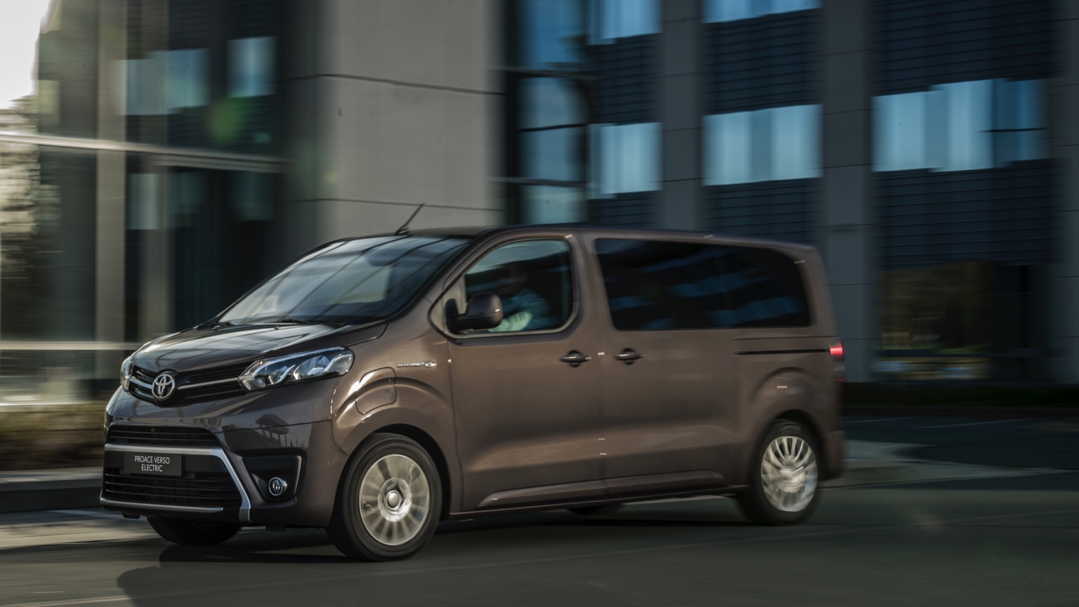 Toyota_PROACE_Verso-2