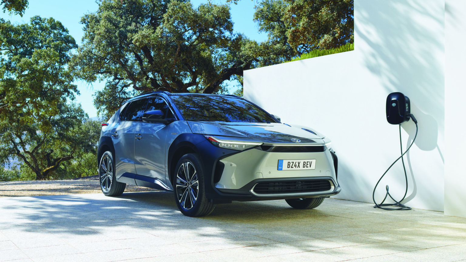 Toyota_bZ4X-2