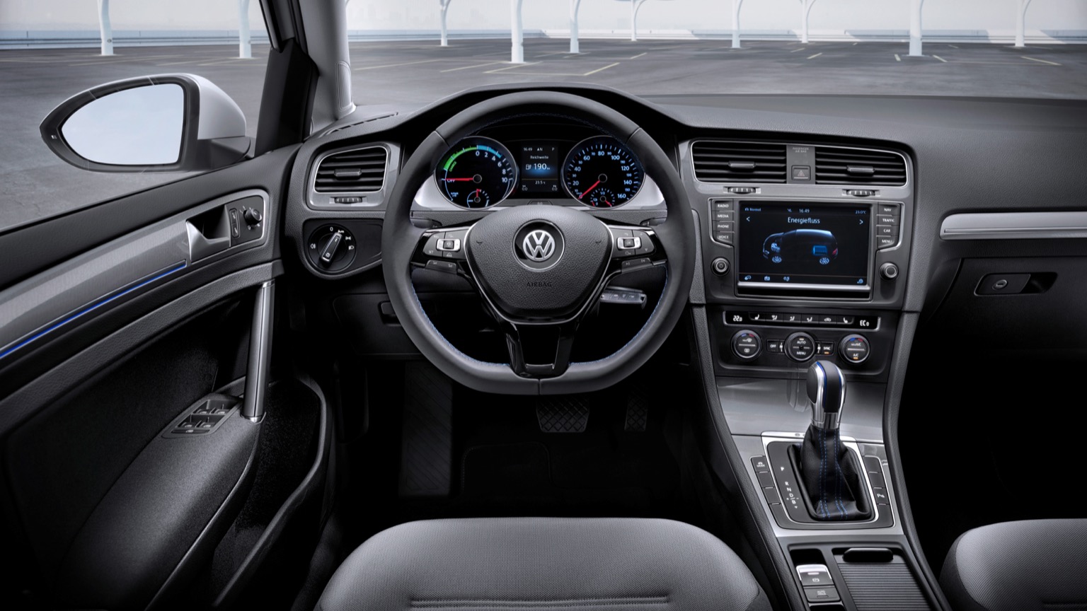 Volkswagen_E-Golf-9