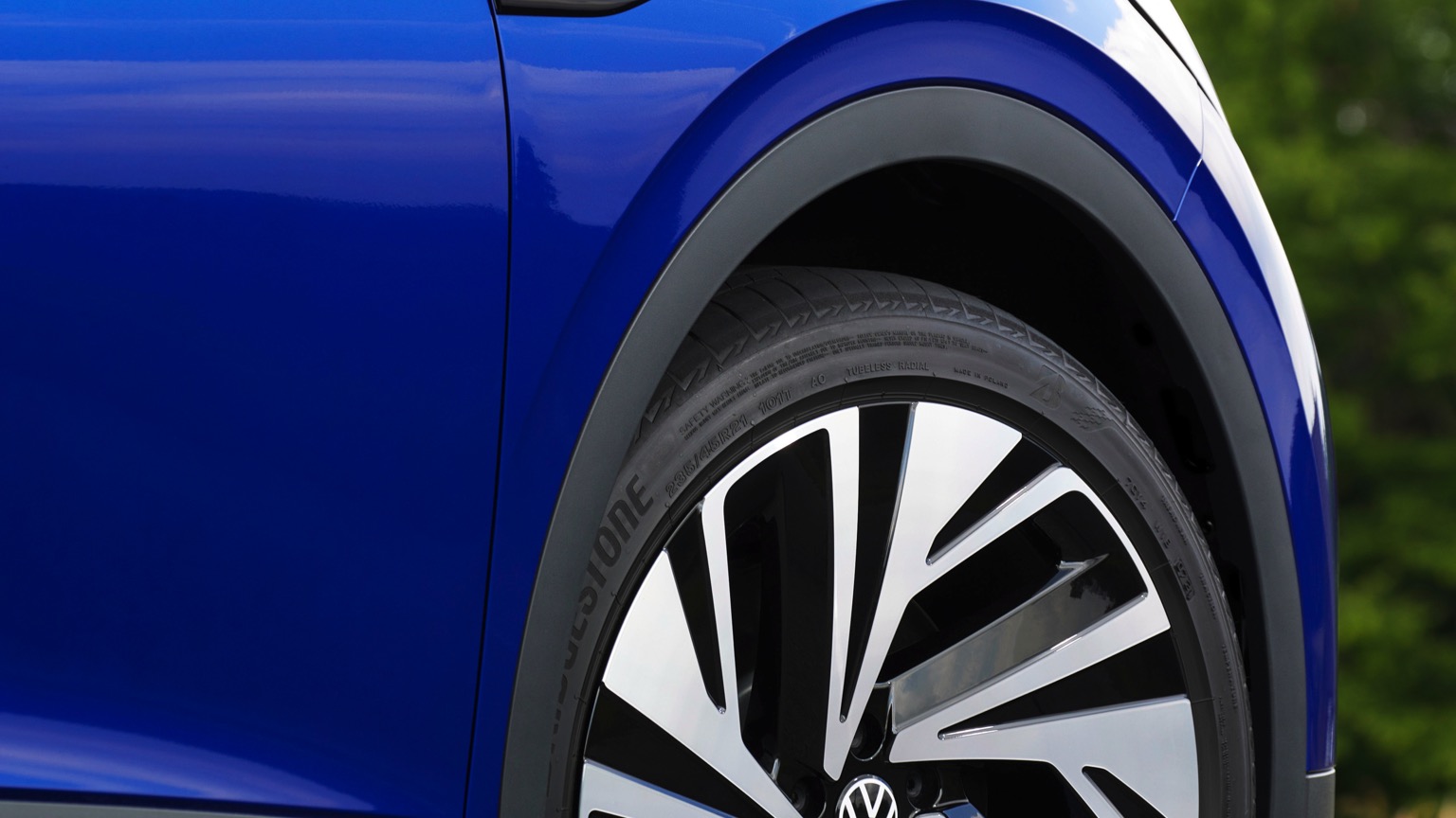 Volkswagen_ID4_2024-25