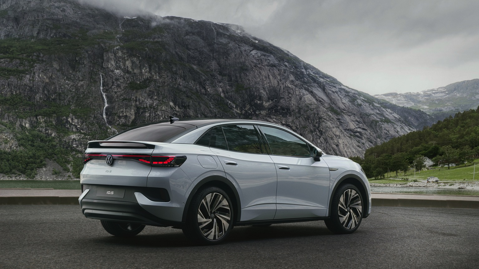 Volkswagen_ID5-4
