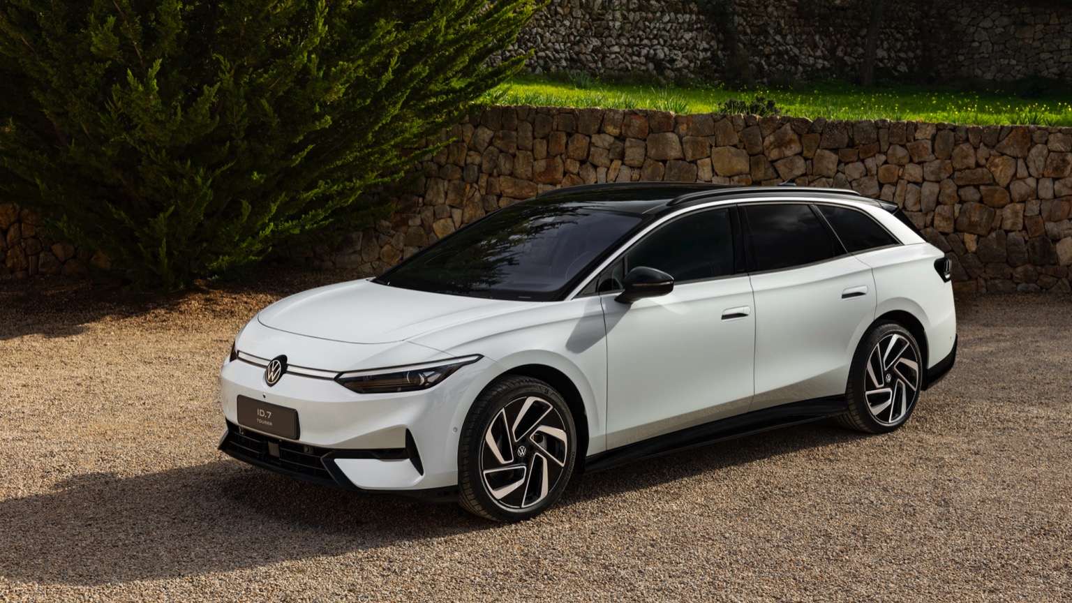 Volkswagen_ID7_Tourer-10