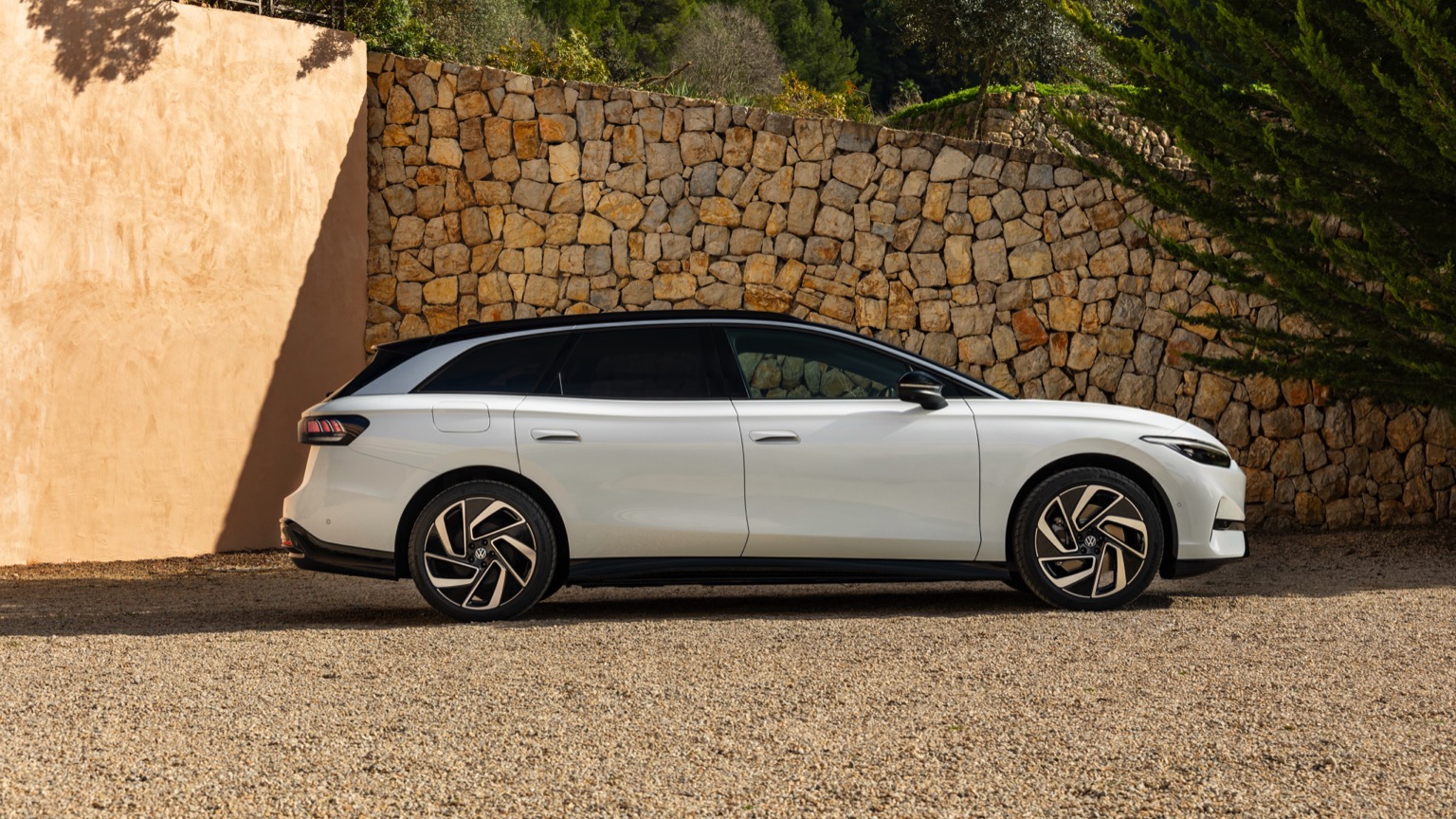 Volkswagen_ID7_Tourer-11