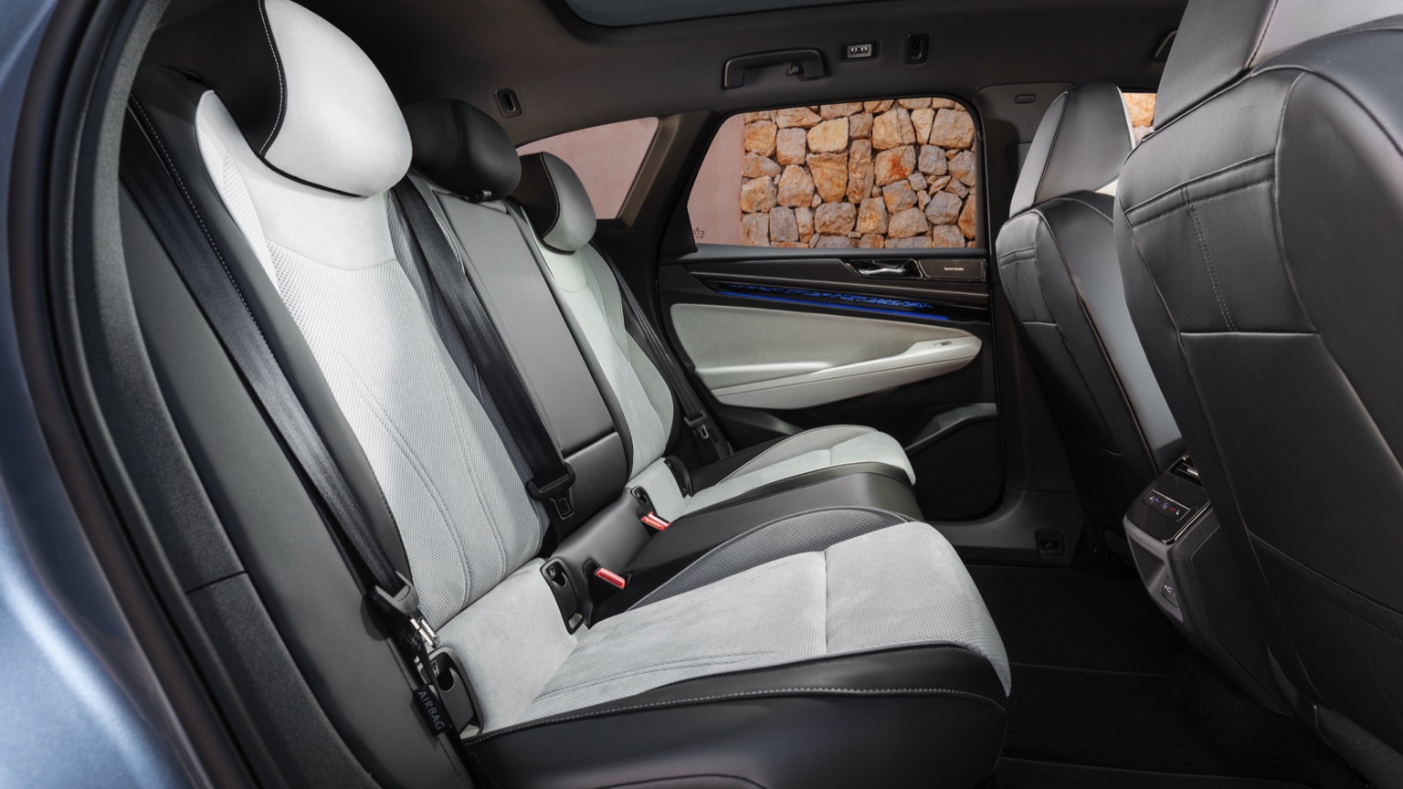 Volkswagen_ID7_Tourer-18