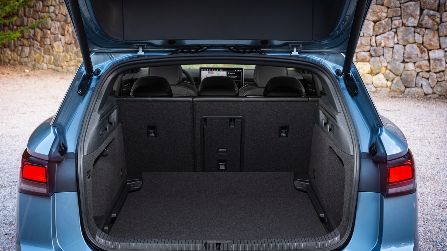 Volkswagen_ID7_Tourer-24