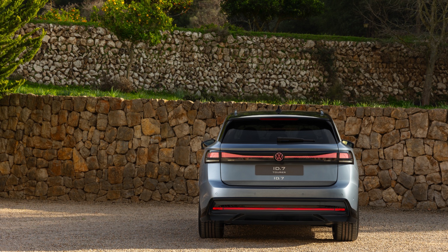 Volkswagen_ID7_Tourer-5