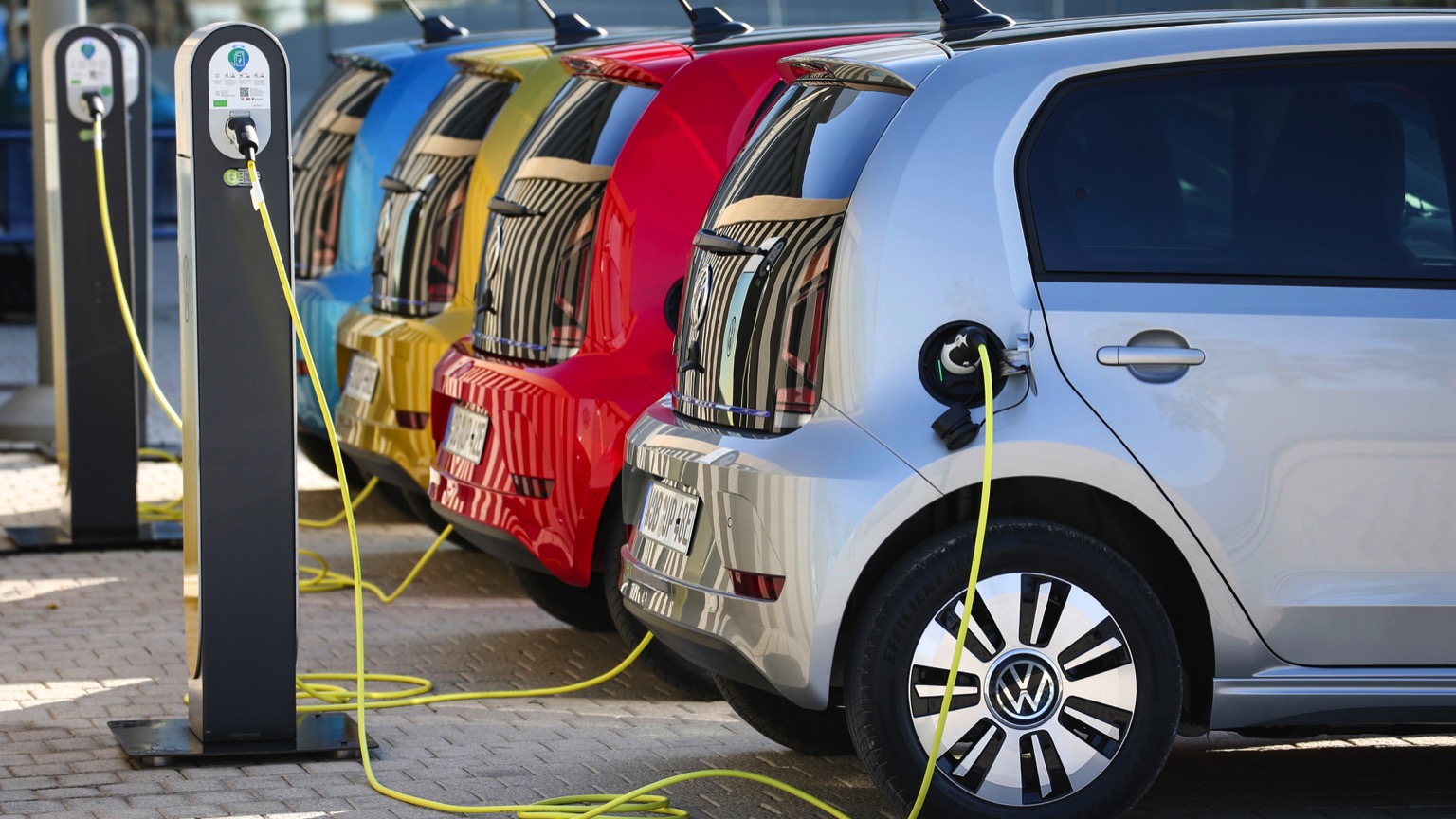 Volkswagen_e-Up-2019-17