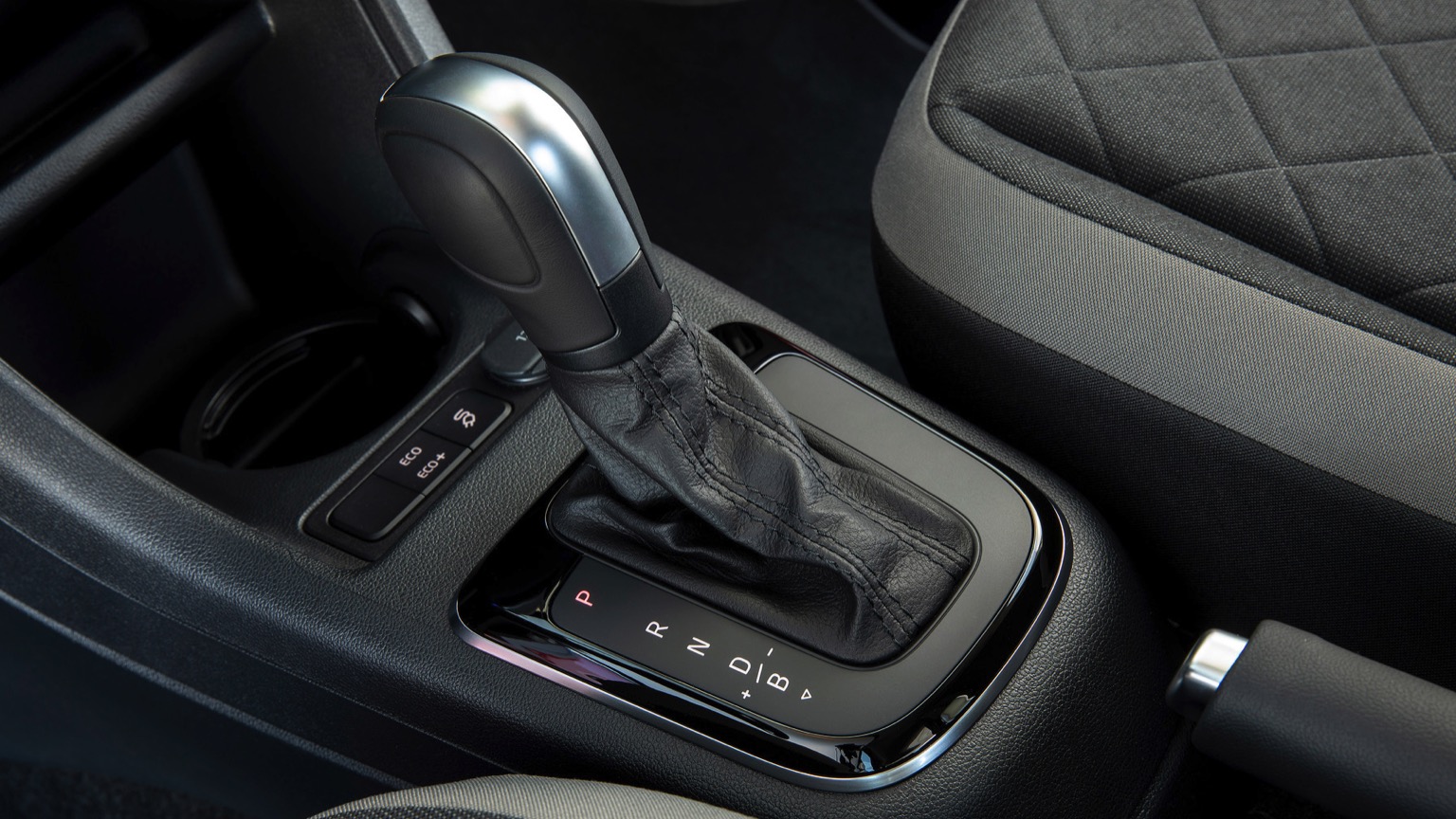 Volkswagen_e-Up-2019-23