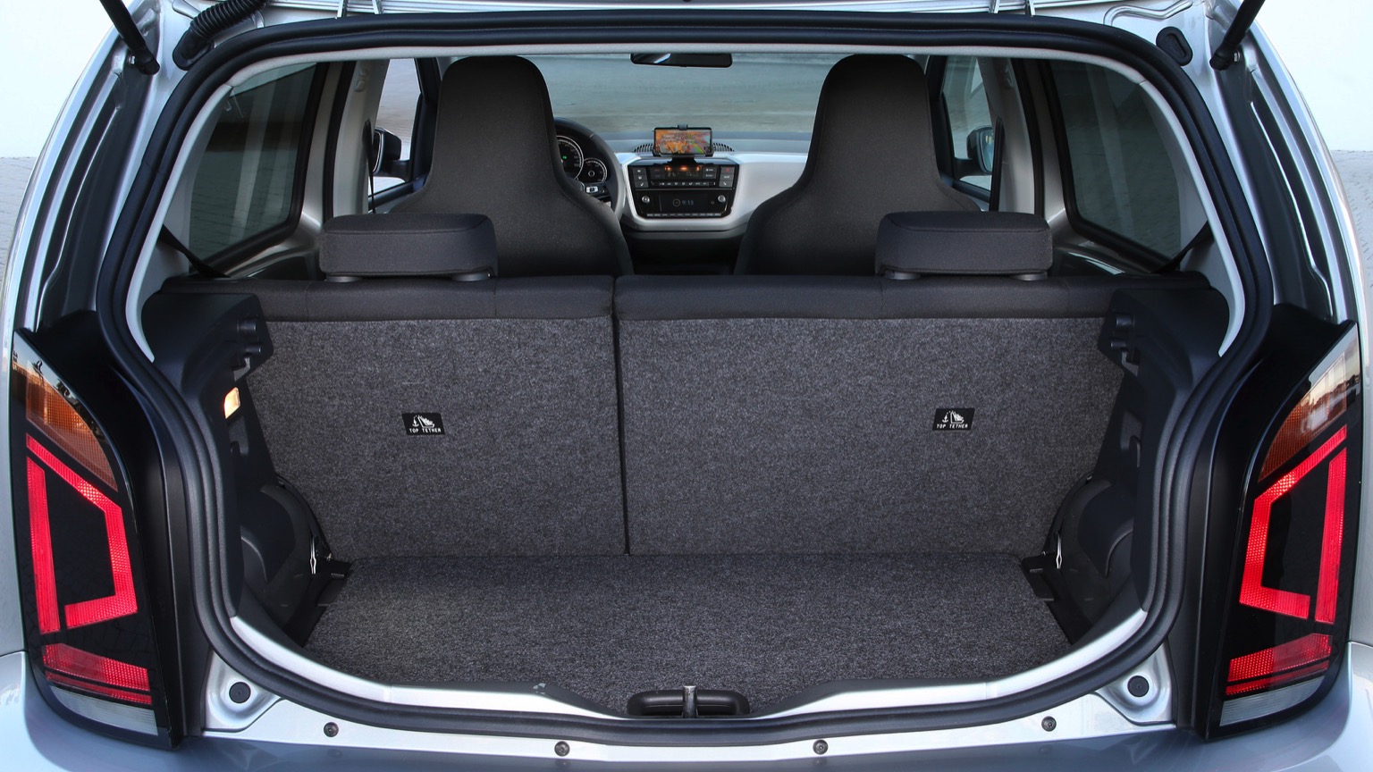 Volkswagen_e-Up-2019-27