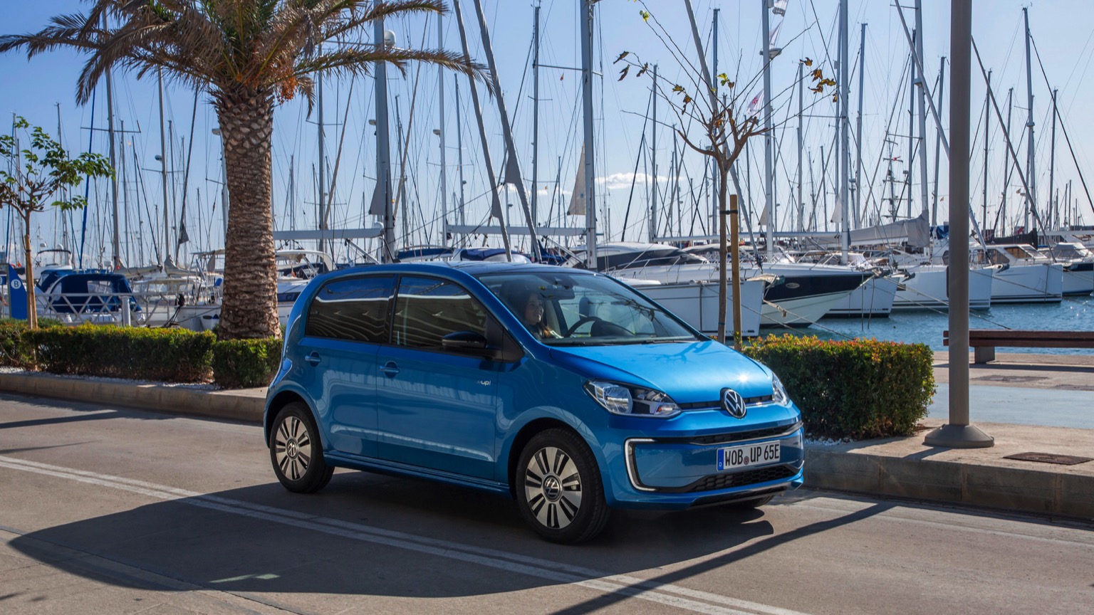 Volkswagen_e-Up-2019-3