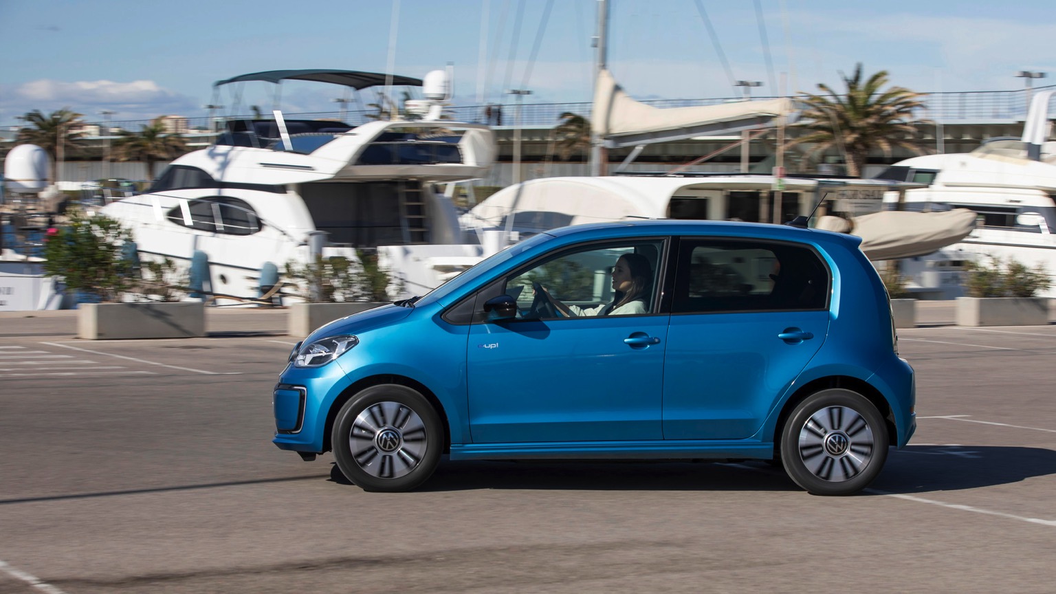 Volkswagen_e-Up-2019-4